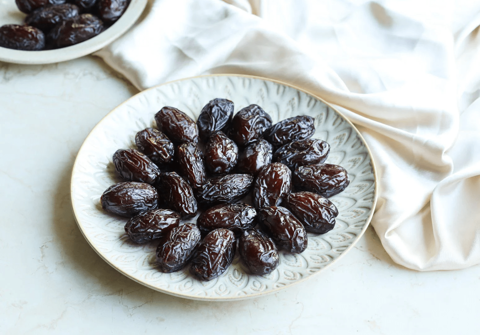 Medjoul Jordan Premium Dates - A Royal Delight - Image 2